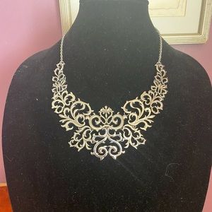 Silver tone necklace